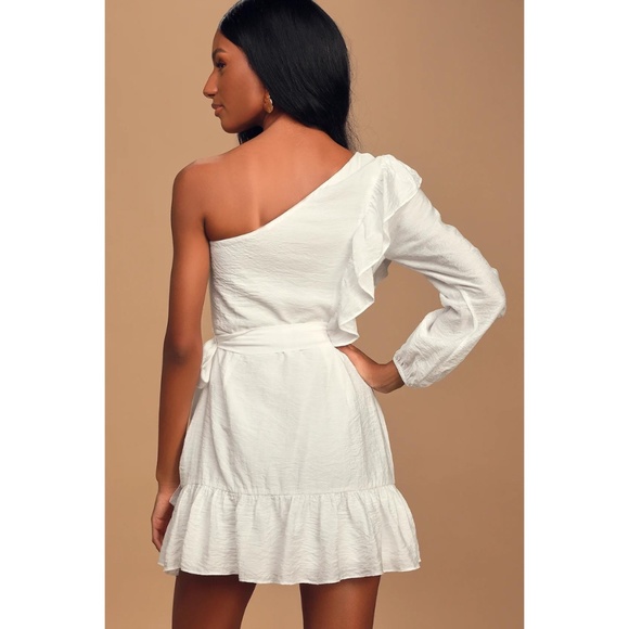 ❤️ NWT Lulus Lulu's Weekend Wonder White One Shoulder Ruffle Mini Dress Small - Picture 2 of 10